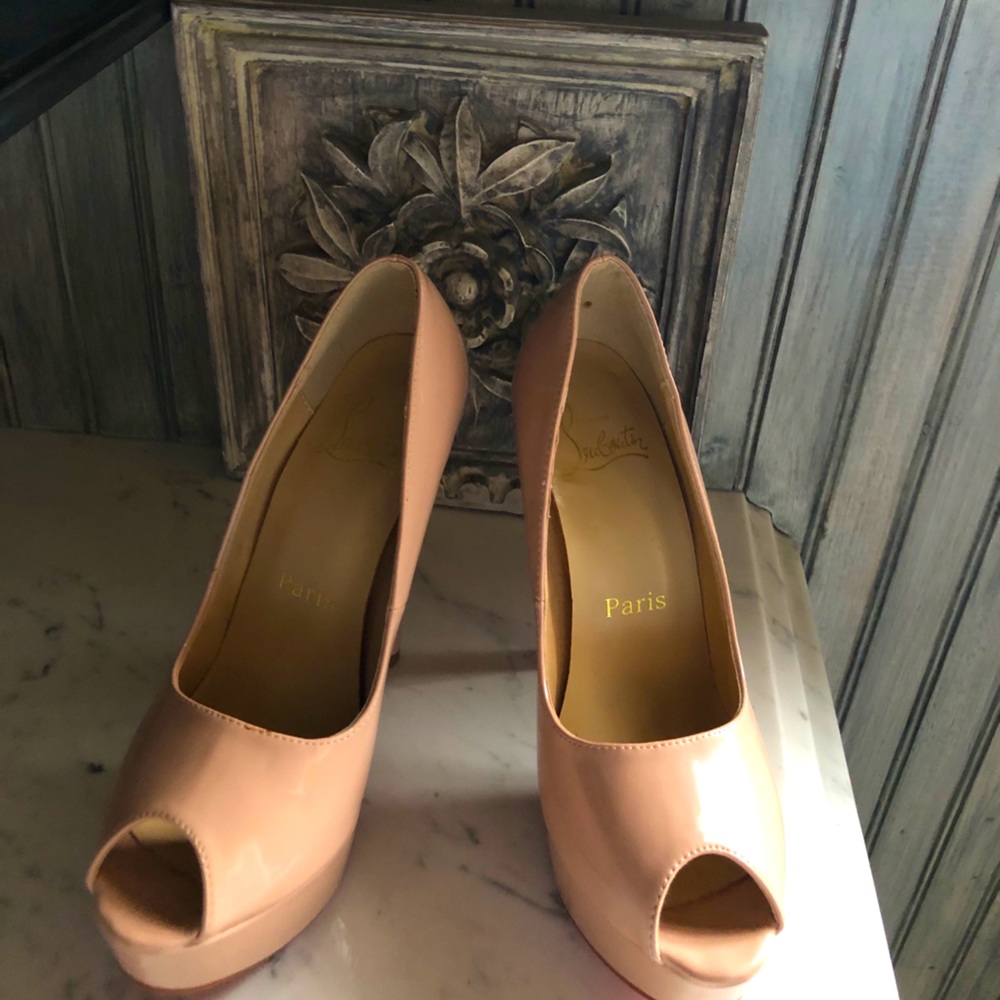 Beautiful Christian Louboutin NWO